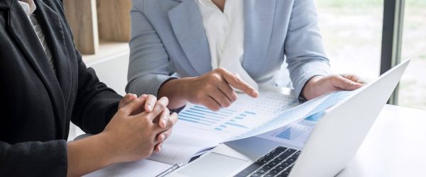 businesswoman-leader-team-conference-on-meeting-pr-2022-11-17-06-05-59-utc-q88fbfln32nmqzdq9yap09mtatr2lr7tmo8z8l3x6s